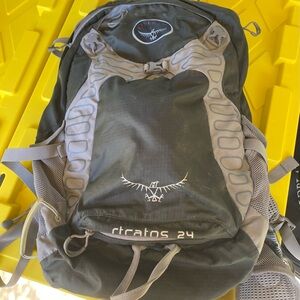 Osprey Stratos 24 Black and Gray Hiking Backpack